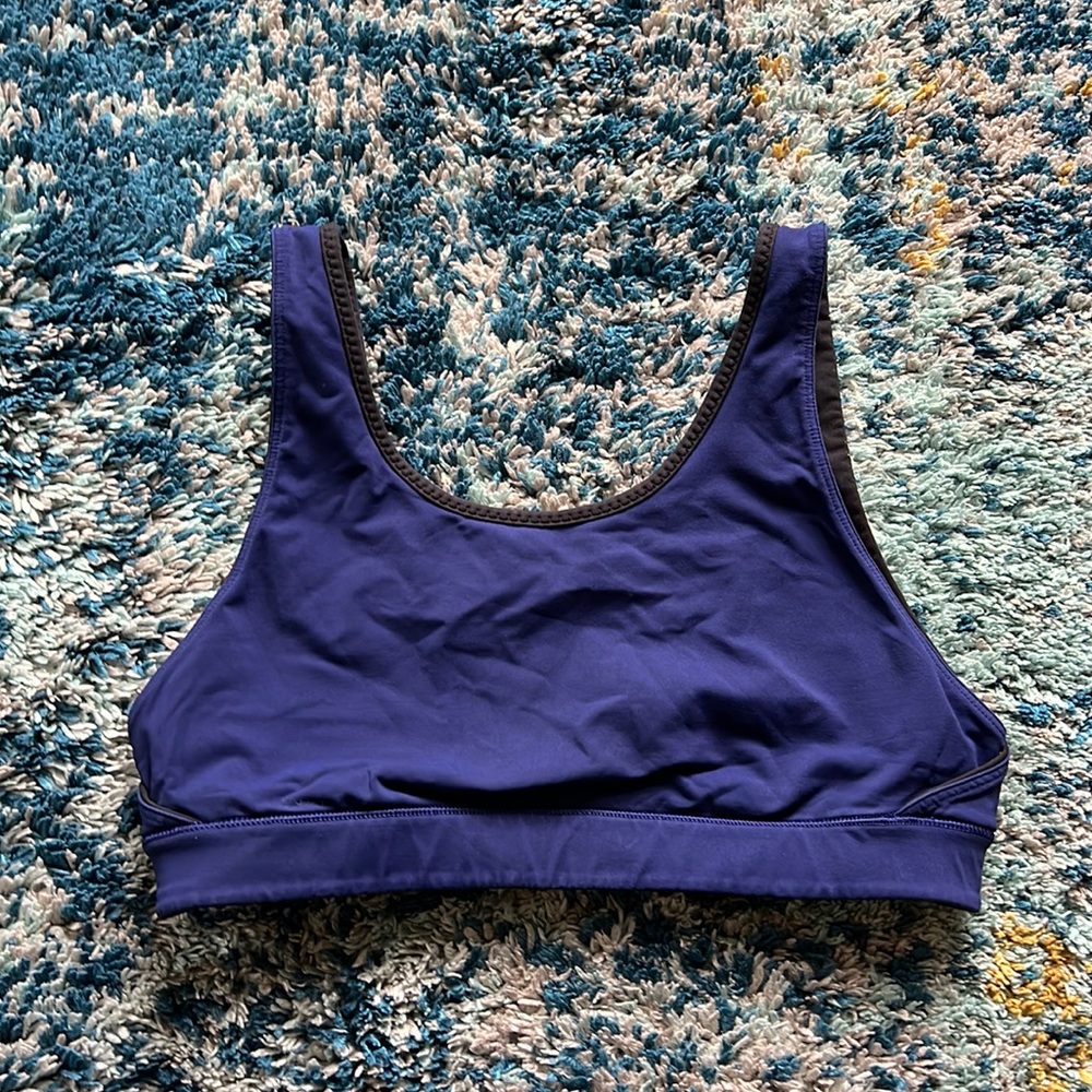 Lululemon size 8 reversible sports bra